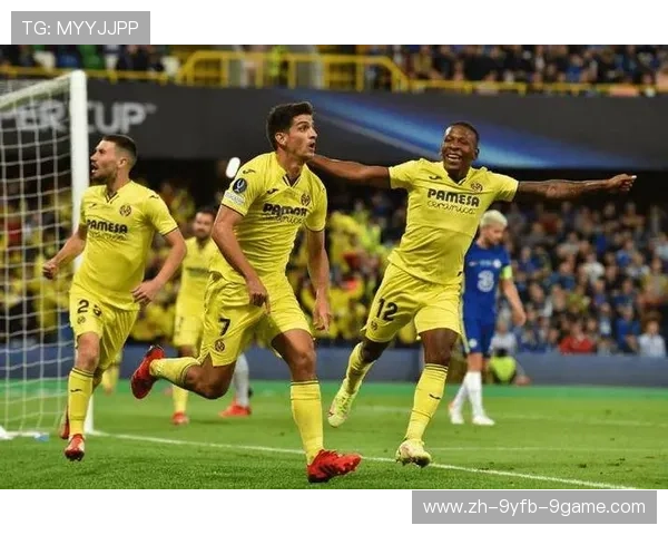 足球西甲联赛双雄争霸背景下的中游球队突围策略